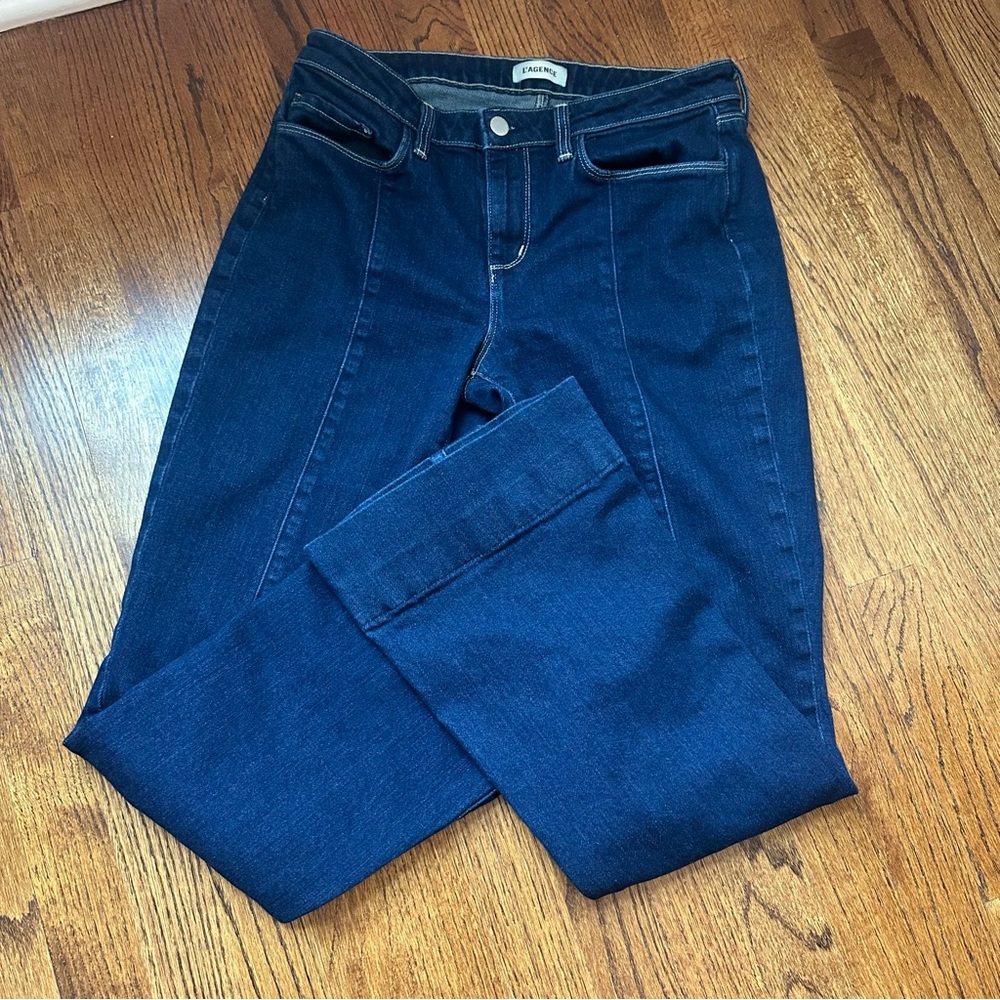 L'AGENCE Mid-Rise Seamed Flare Jeans. Size 28 - Picture 3 of 6